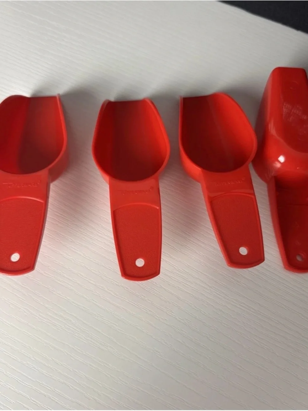 Tupperware Canister Scoops Set of 4 Red 1/4 cup Sale New Scoop